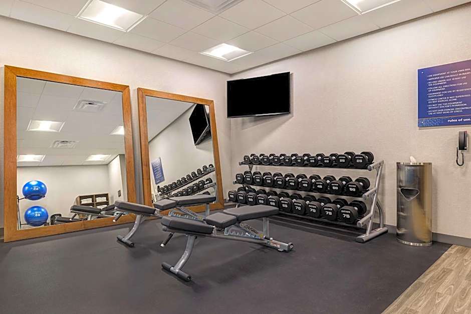 Hampton Inn By Hilton & Suites Marina