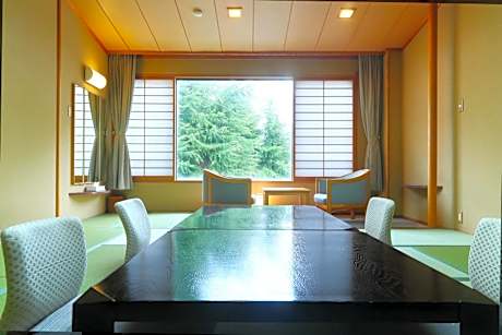 Quadruple Room with Private Bathroom