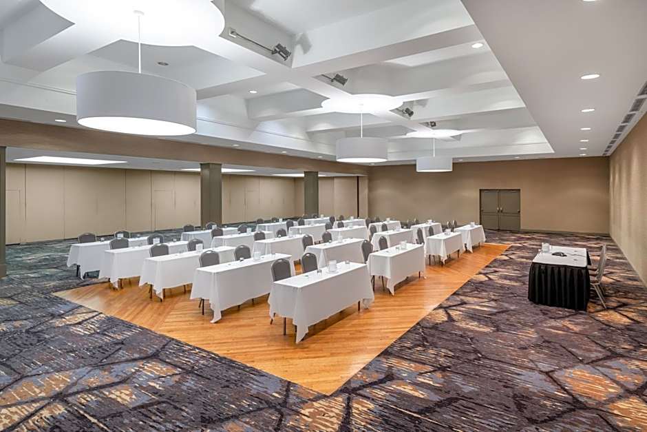 Holiday Inn Hotel And Suites Pittsfield-Berkshires By IHG