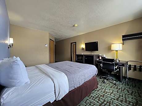 1 Queen Bed Nonsmoking