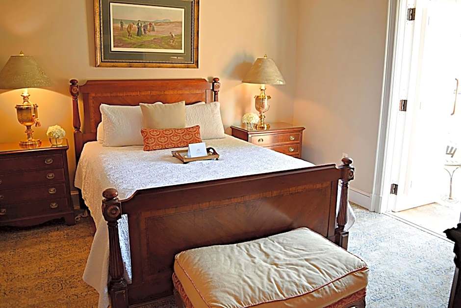 JH Adams Inn, Trademark Collection by Wyndham