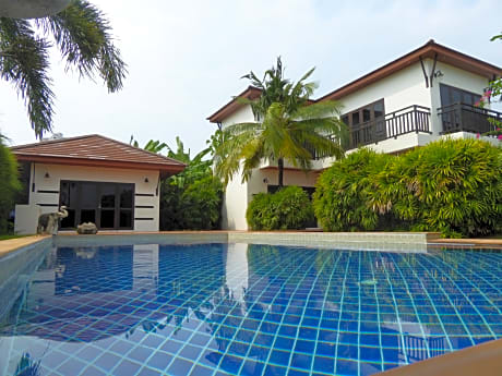Tropicana Beach Villa at Vip Chain Resort