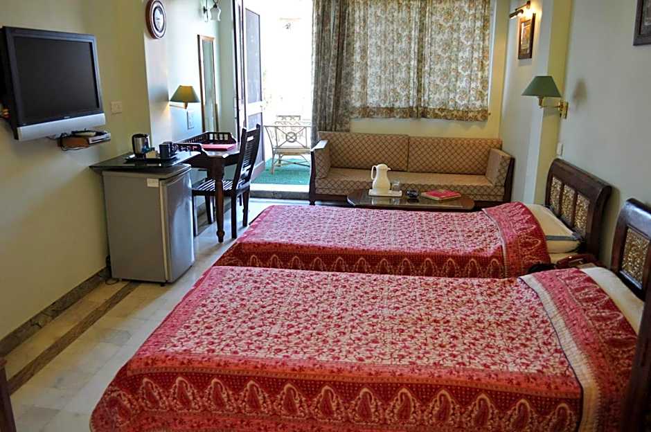 Hotel Arya Niwas