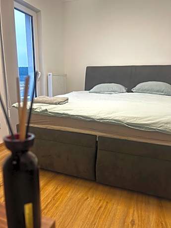 Сучасні номера біля Плзня