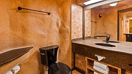King Room with Spa Bath and Fireplace