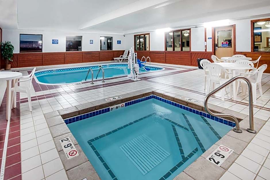 Days Inn by Wyndham Watertown