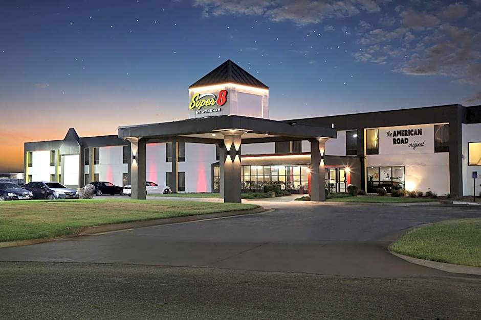 Super 8 by Wyndham Wichita South