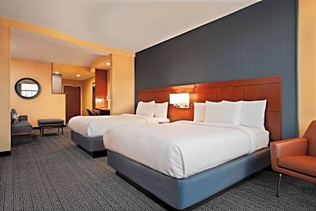 Deluxe Queen Room with Two Queen Beds