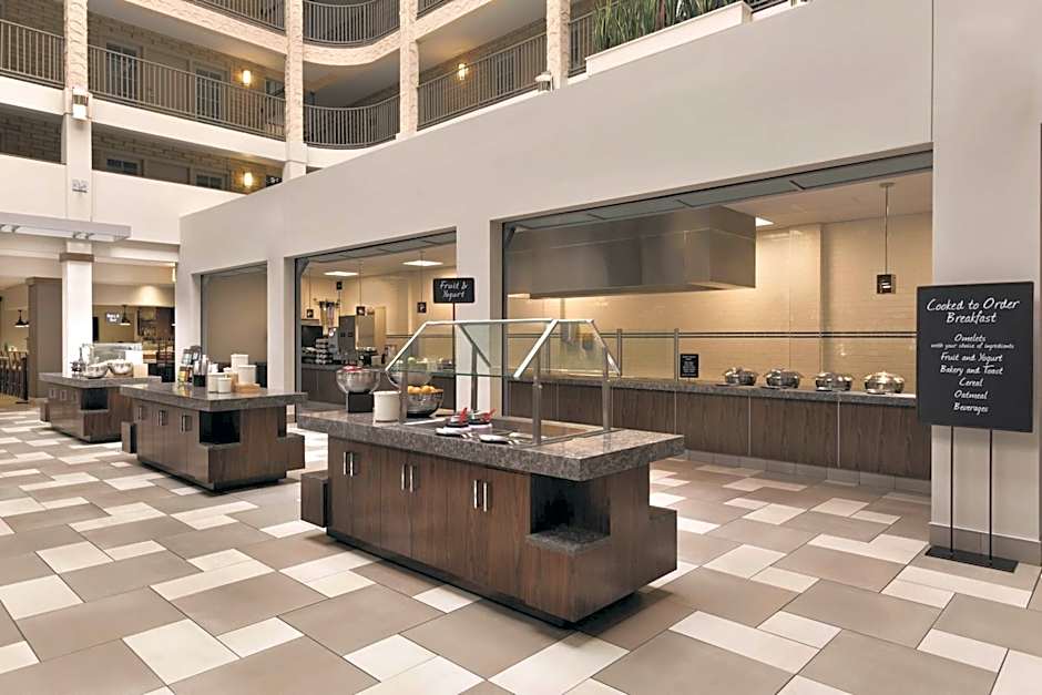 Embassy Suites by Hilton Bloomington / Minneapolis