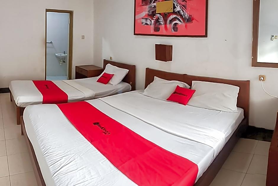 RedDoorz Plus @ Hotel Sofia Pangandaran