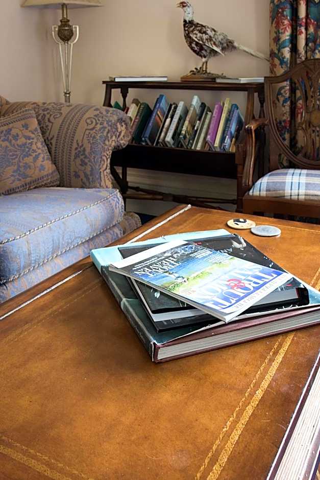 Whitehouse Country House