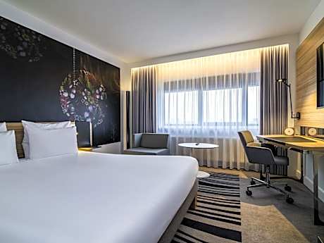 Executive Queen Room