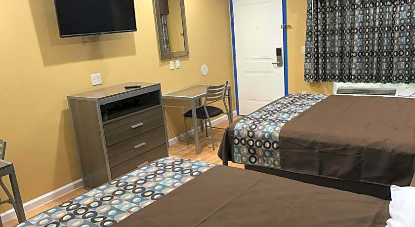 Deluxe Inn & Suites - Baytown