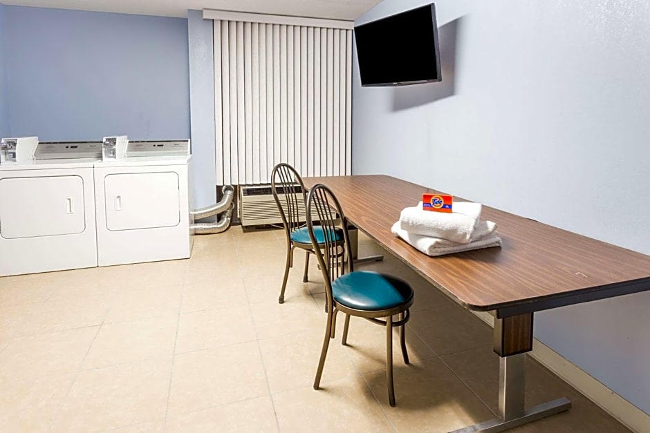 Days Hotel by Wyndham Danville Conference Center