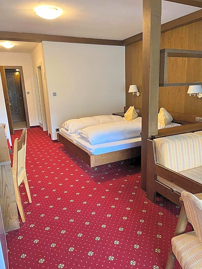 Hotel Am Wolfgrubenersee