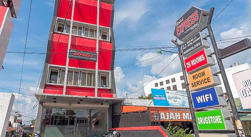 RedDoorz near Stadion Sanaman Mantikei