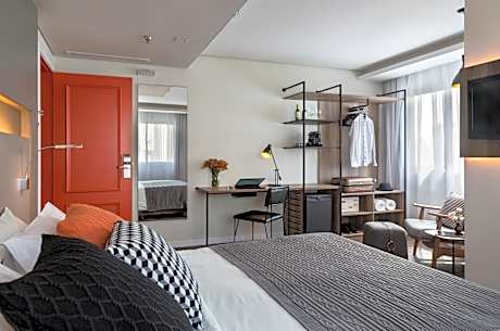 Premium Smart Room - 1 Cama Queen