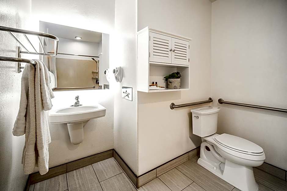 Inn at 50 Long Beach Convention Center