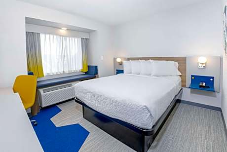 1 Queen Bed Hearing Accessible Room Non-Smoking