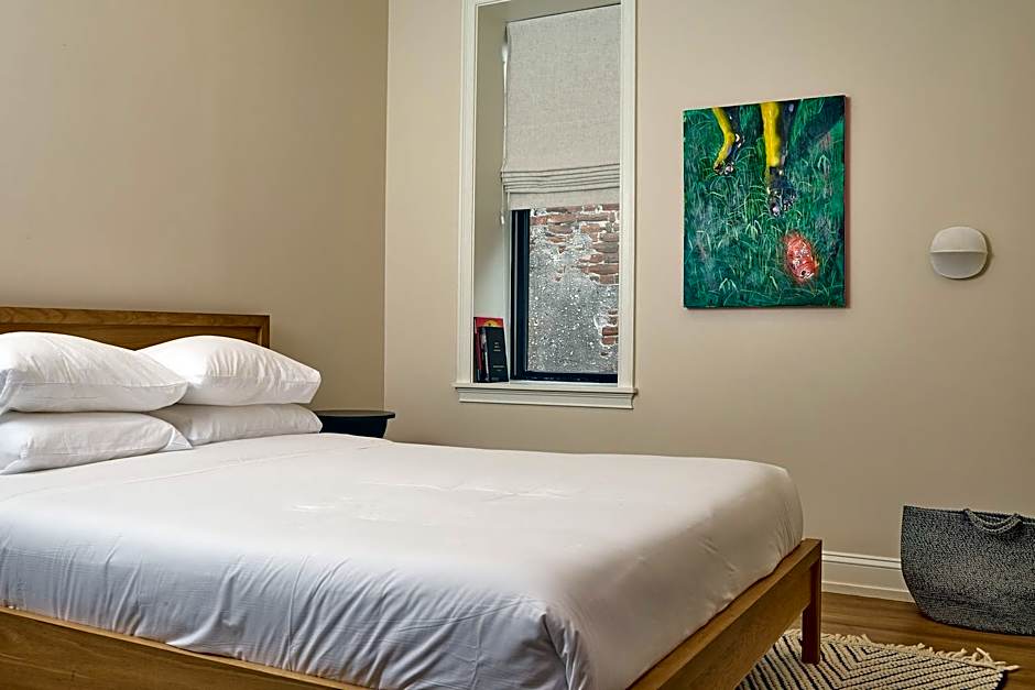 YOWIE Hotel