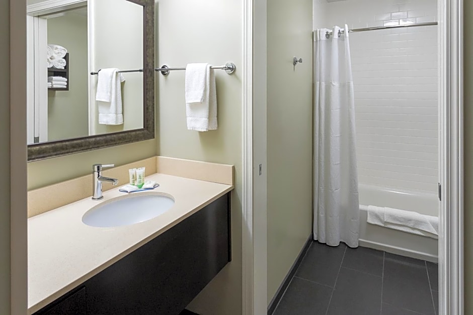 Staybridge Suites Omaha West, an IHG Hotel