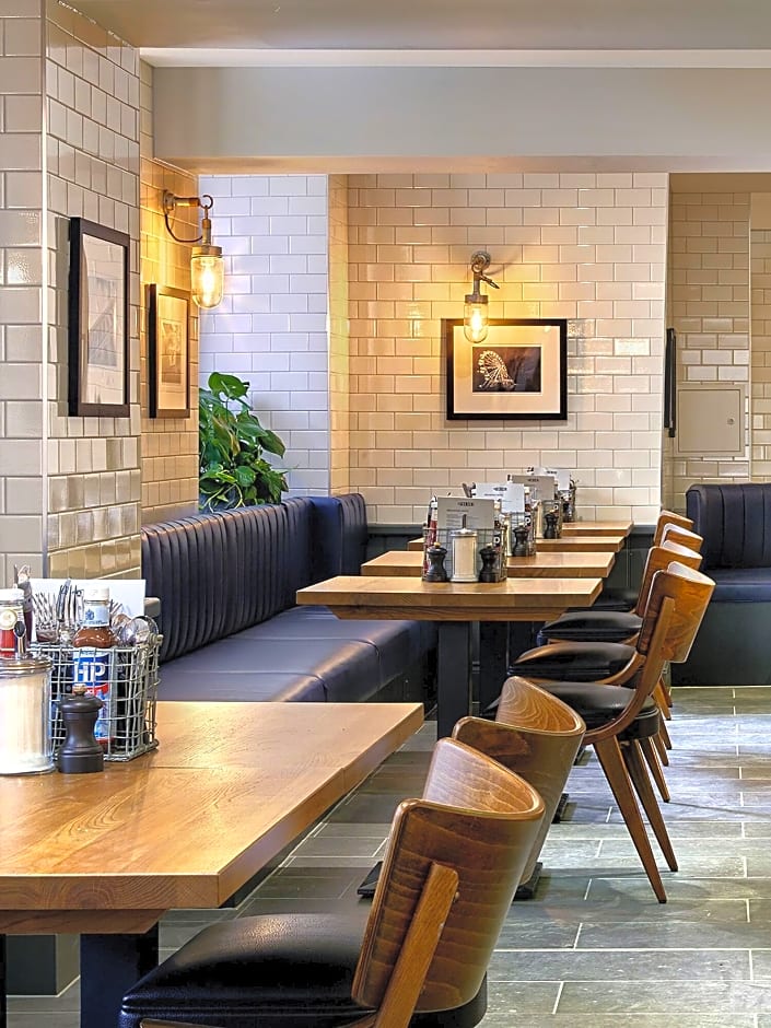 The George Hotel and Montys