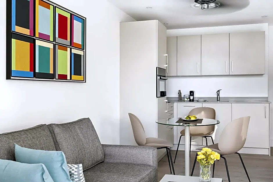 Q Square by Supercity Aparthotels
