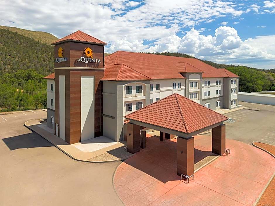 La Quinta Inn & Suites by Wyndham Ruidoso Downs