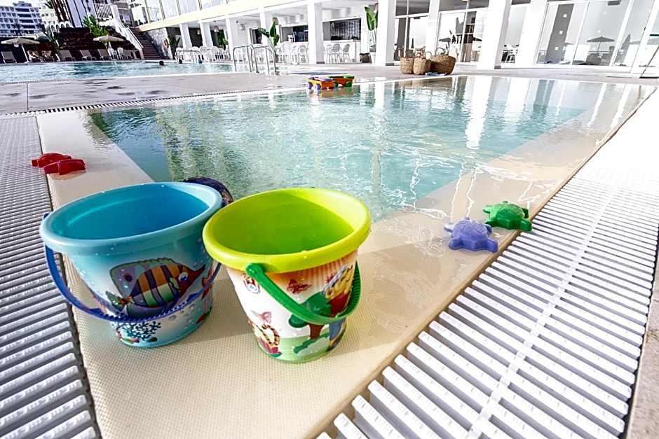 Atlantic Holiday Hotel