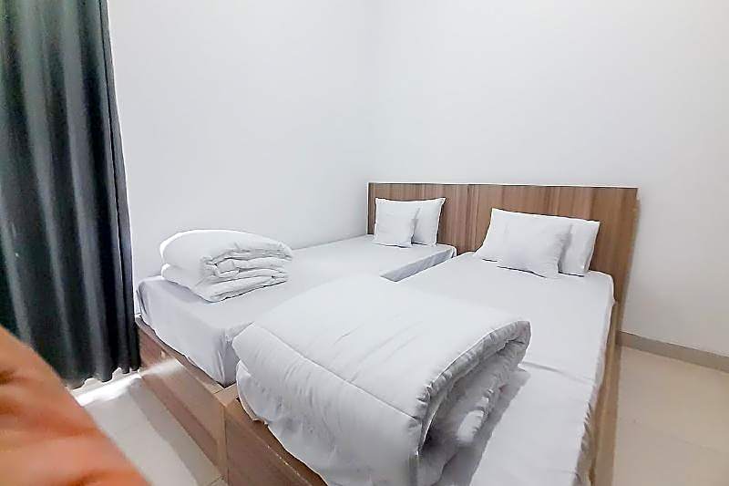 Urbanview Hotel Sabar Residence CSB Mall