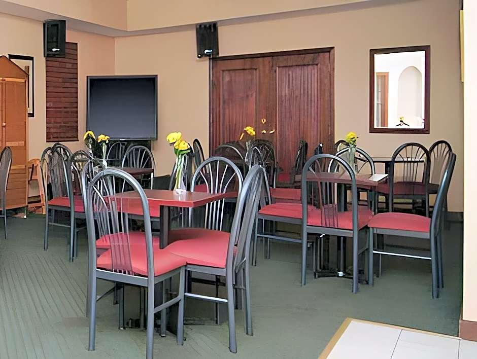 Simple Rewards Inn