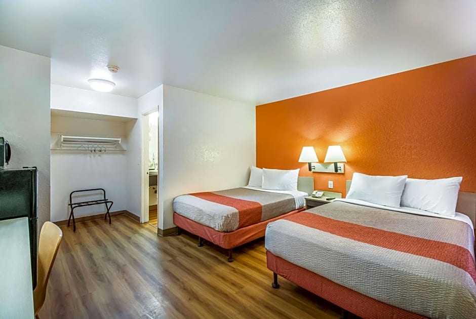 Motel 6-Youngtown, AZ - Phoenix - Sun City