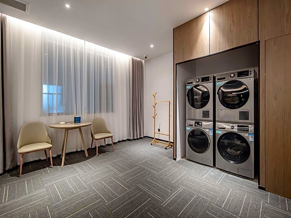 Echarm Hotel Hechi Bama