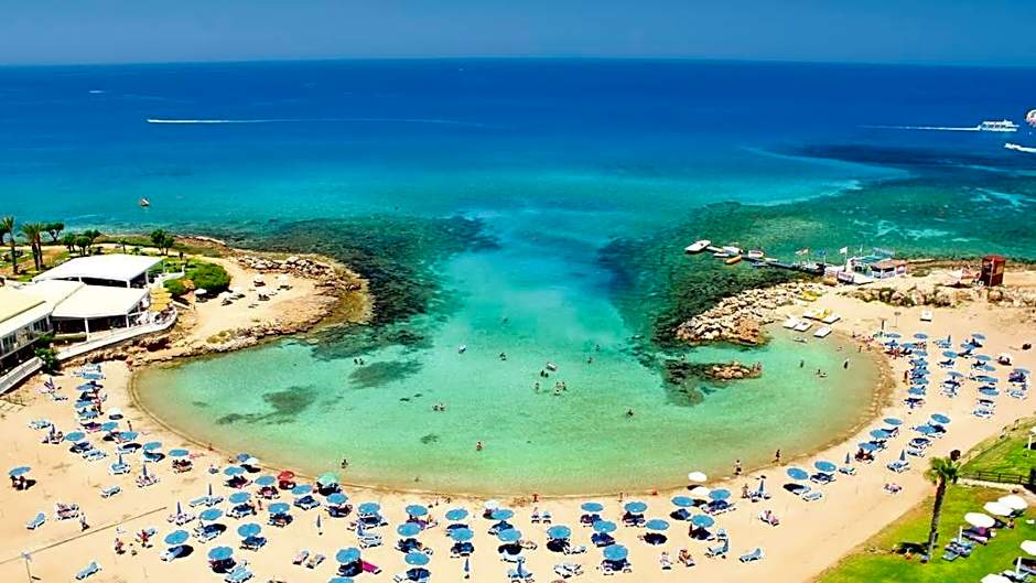 Marlita Beach Hotel Apartments
