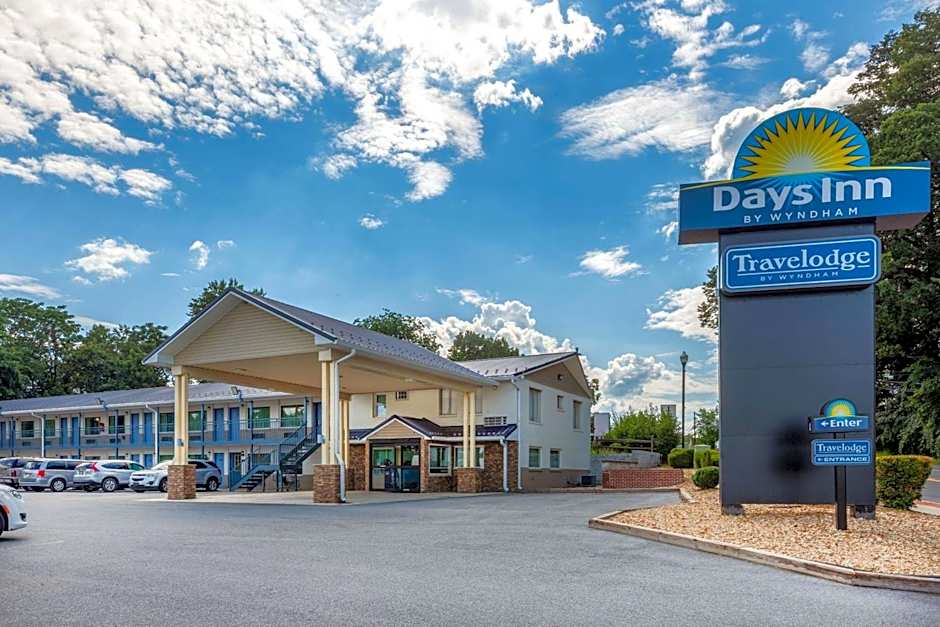 Days Inn by Wyndham Charles Town/Harpers Ferry