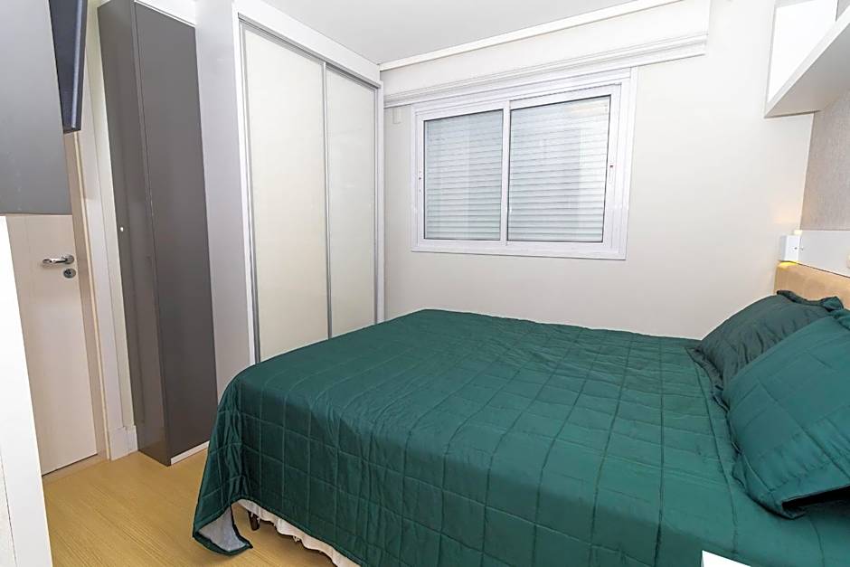 Boulevard 221D - Excelente apartamento em condomínio de luxo no centro de Bombinhas - Piscina - Jacuzzi - Academia - Portaria 24h - (Consultar serviços de roupa de cama e banho)
