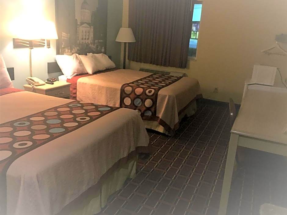 Super 8 by Wyndham Martinsville