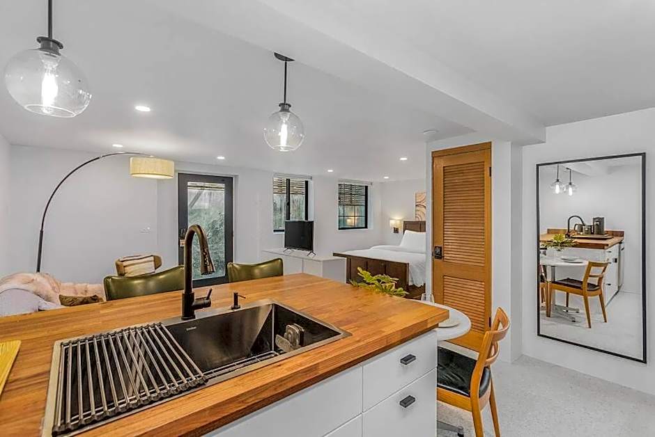 Sunnyside Studio on Green Lake