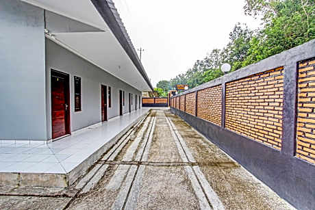 OYO 92289 Hotel Aji Kusuma