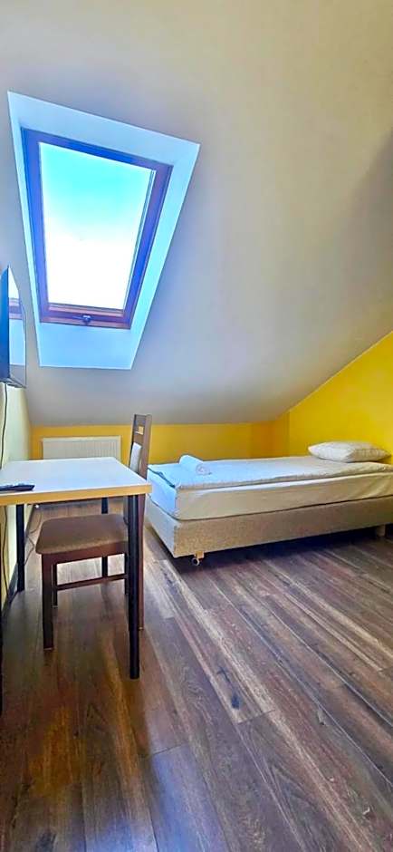 Redwood Hostel by EASY RENT Apartments
