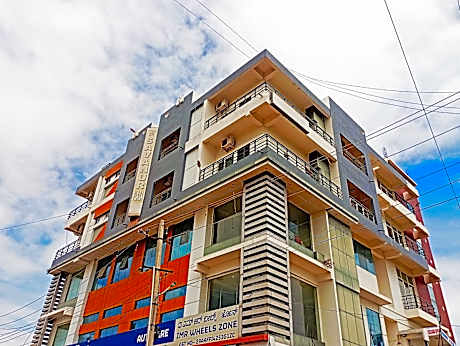 Savanur Deluxe Lodge