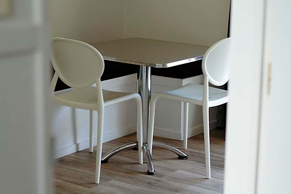 Hugo & Carters Backpackers & Motel