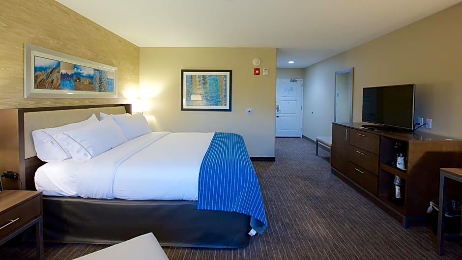 Holiday Inn Express Fargo SW I94 Medical Center, an IHG Hotel