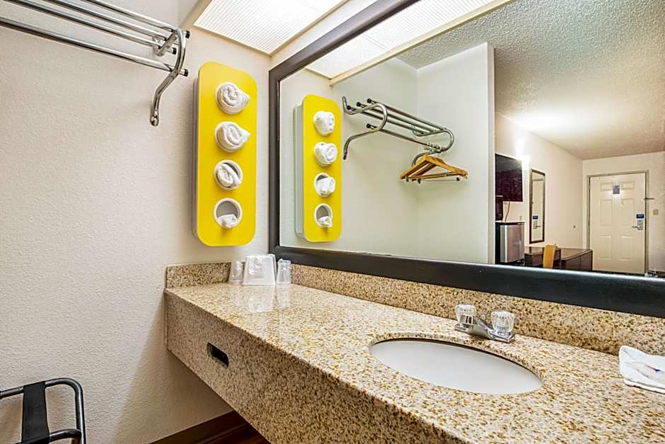 Motel 6-Covington, TN