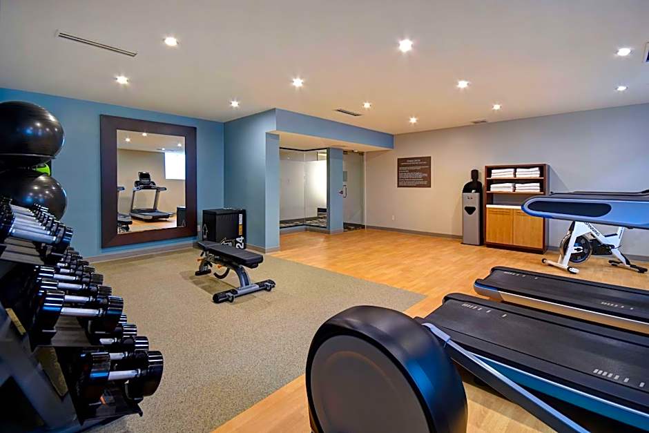 DoubleTree by Hilton St. Louis-Airport