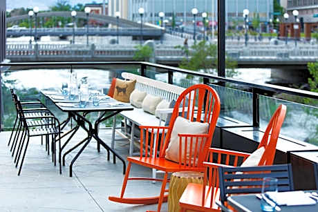 Renaissance Reno Downtown Hotel & Spa