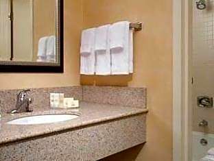 Courtyard by Marriott Detroit Southfield