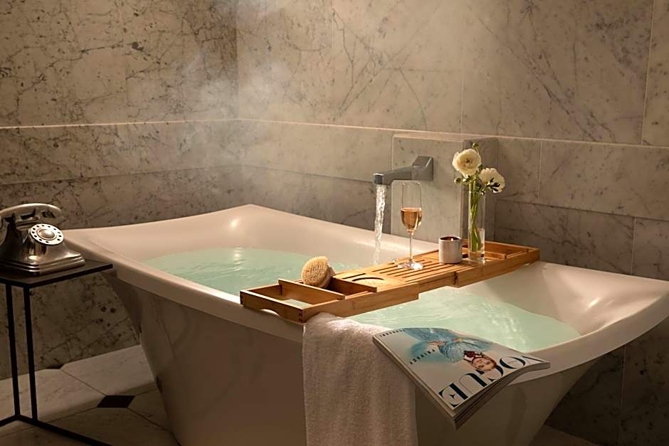 Emery Hotel, Autograph Collection by Marriott