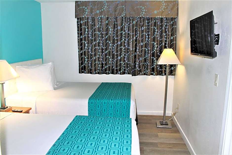 Howard Johnson Suites by Wyndham San Diego Chula Vista/BayFt