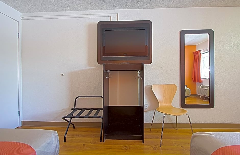 Motel 6-East Brunswick, NJ